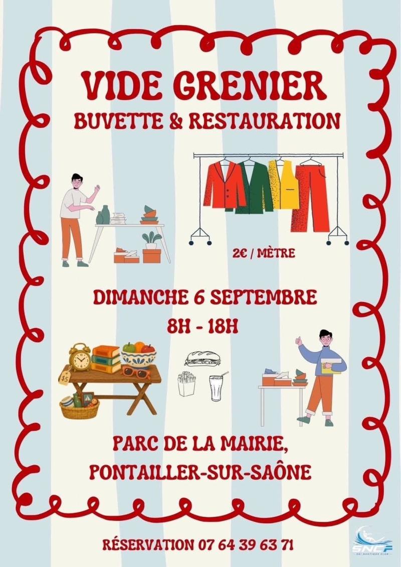 2 personnes qui vendent des bibelots et des vêtements